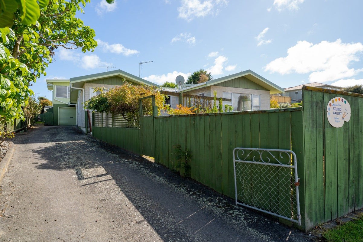 14 Robert Mckeen Street, Otaki Beach, Otaki - Carousel 2