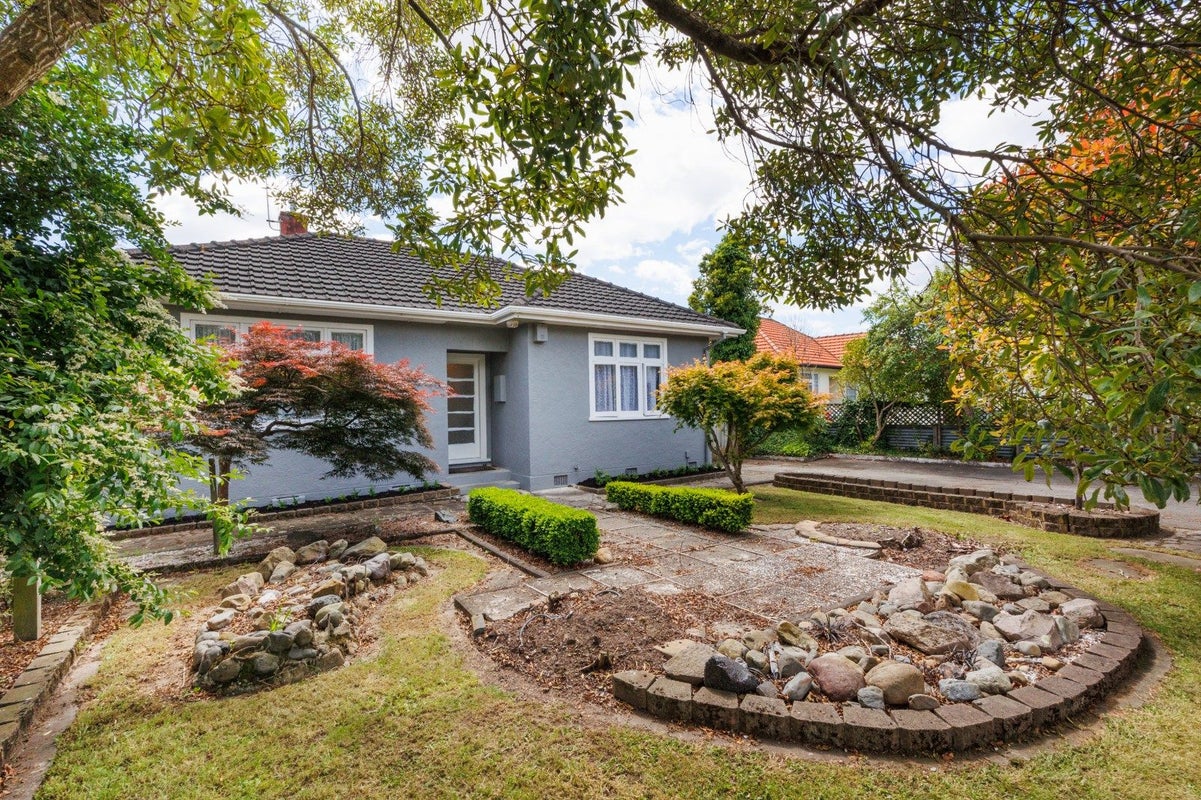97 Churchill Avenue, Hokowhitu, Palmerston North - Carousel 1