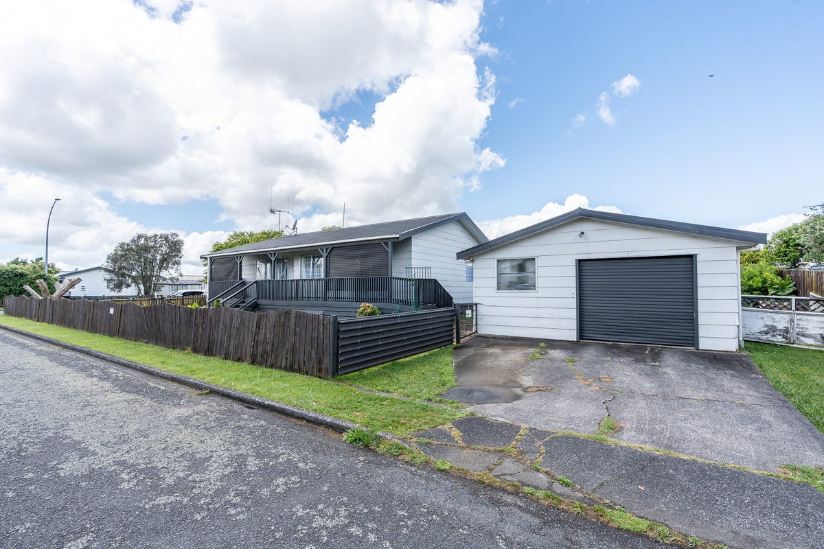 369 Kahikatea Drive, Dinsdale, Hamilton - Carousel 2