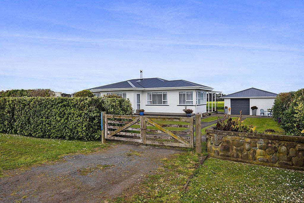 5523 South Road, Opunake - Carousel 1