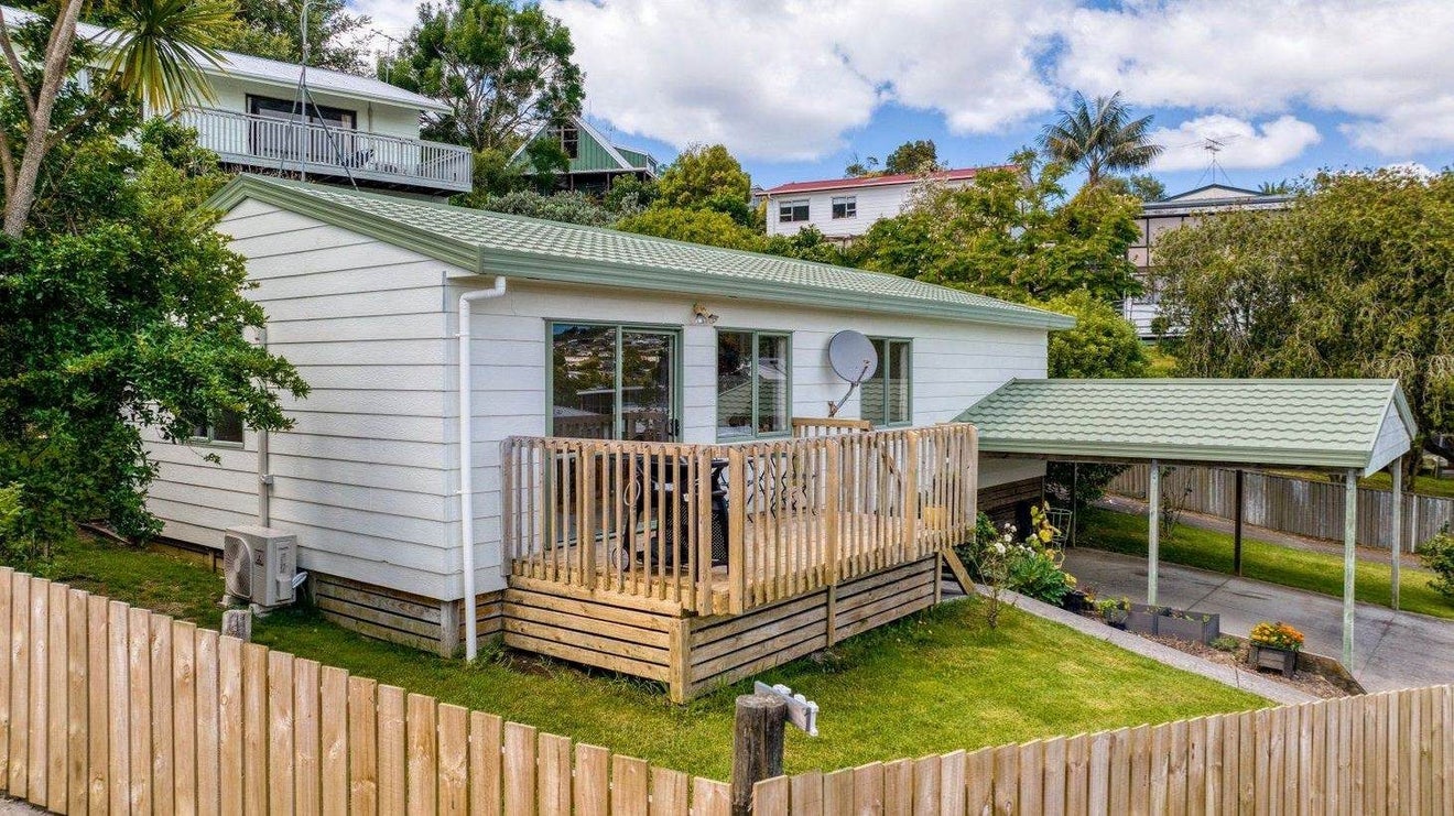 12A Delshaw Avenue, Stanmore Bay, Whangaparaoa - Carousel 1