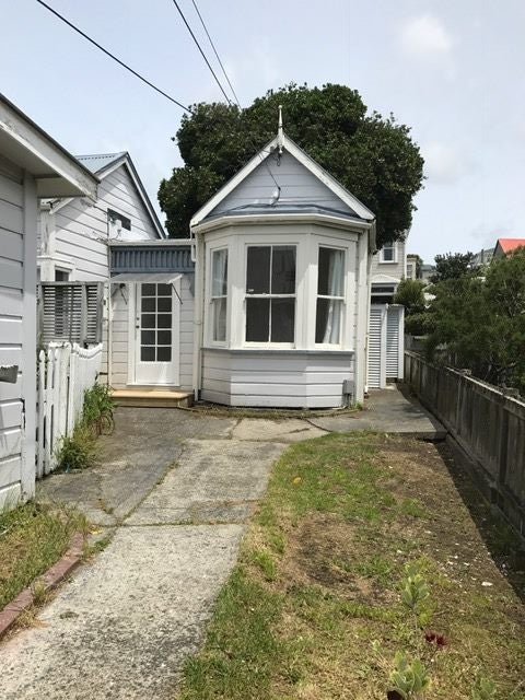 54 Elizabeth Street, Mount Victoria, Wellington - Carousel 1