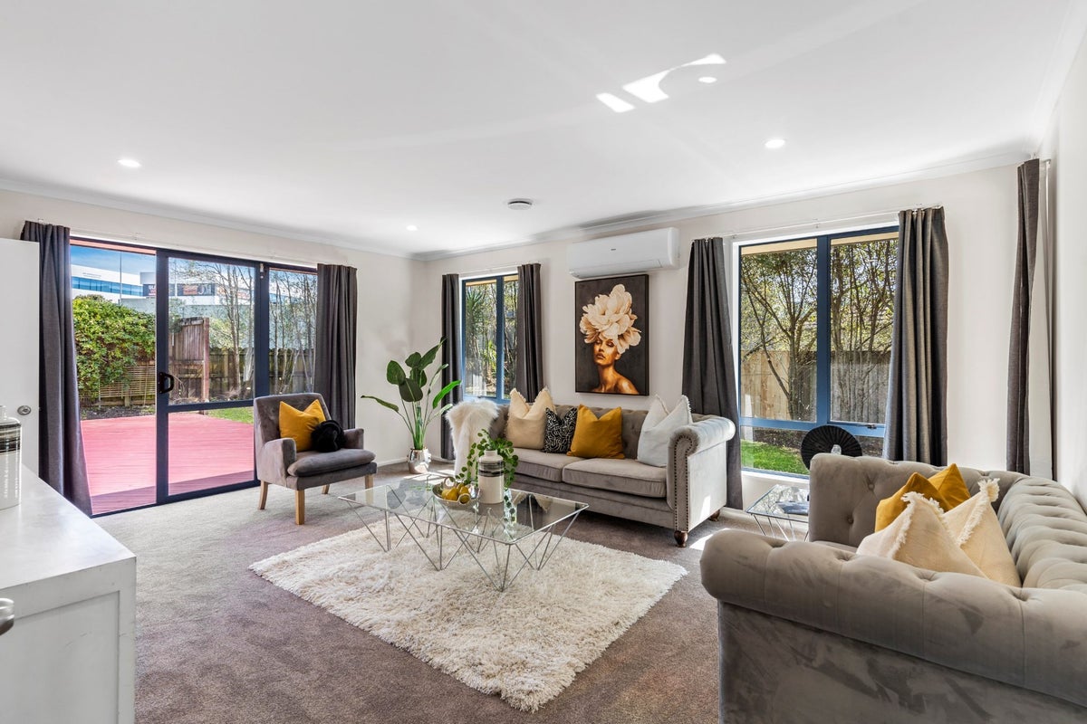 90 Bluebird Crescent, Unsworth Heights, Auckland - Carousel 2
