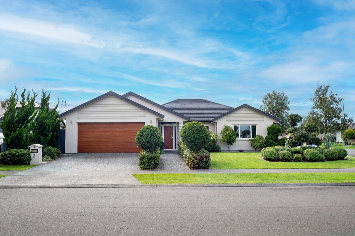 2 Akaroa Road, Poraiti, Napier - Carousel 1