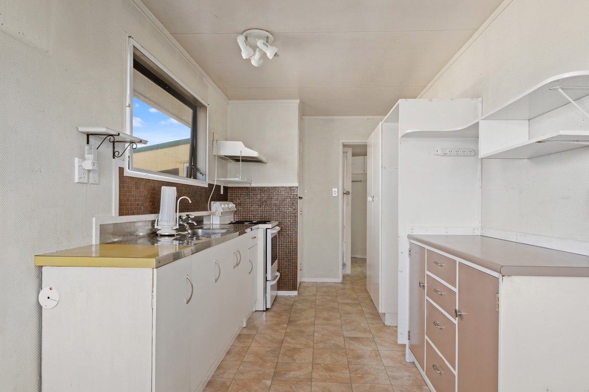 32 Browning Crescent, Owhata, Rotorua - Carousel 2