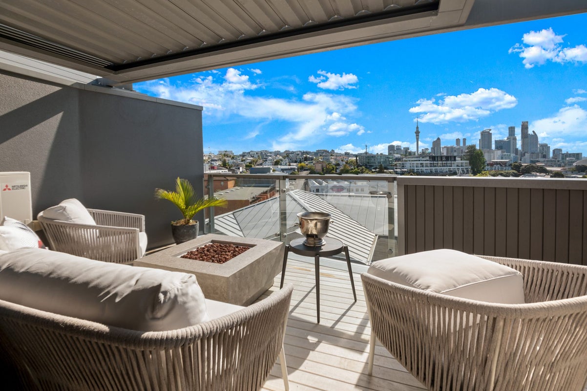2/12 Balfour Road, Parnell, Auckland - Carousel 1
