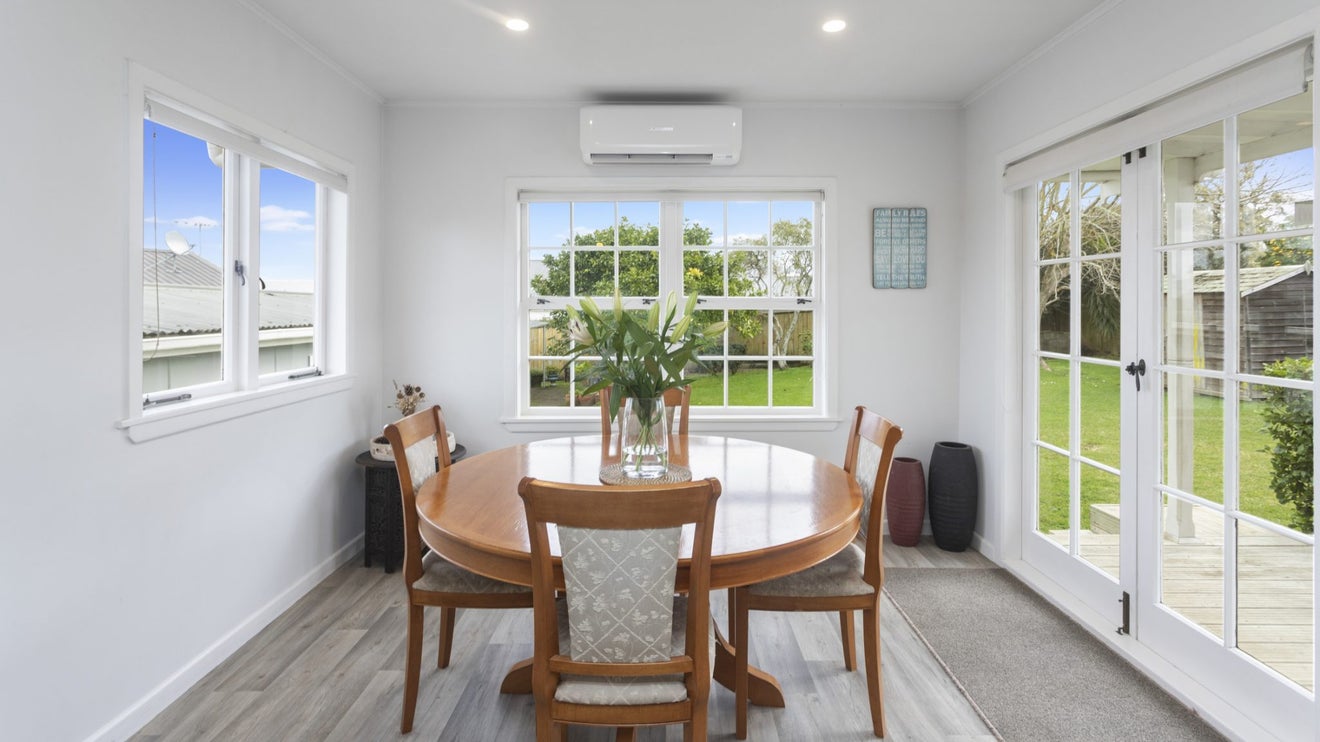 35 Elstree Avenue, Glen Innes, Auckland - Carousel 1