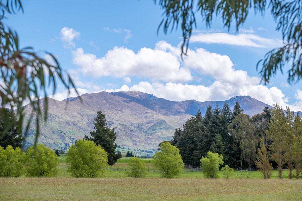 658 Ballantyne Road, Wanaka - Carousel 2