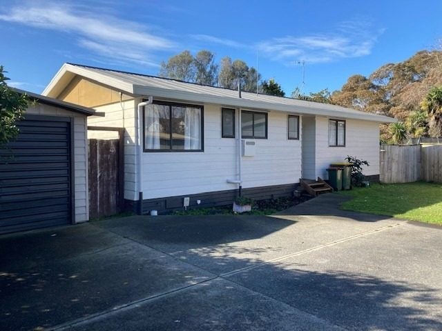 18A Dowding Street, Melville, Hamilton - Carousel 1