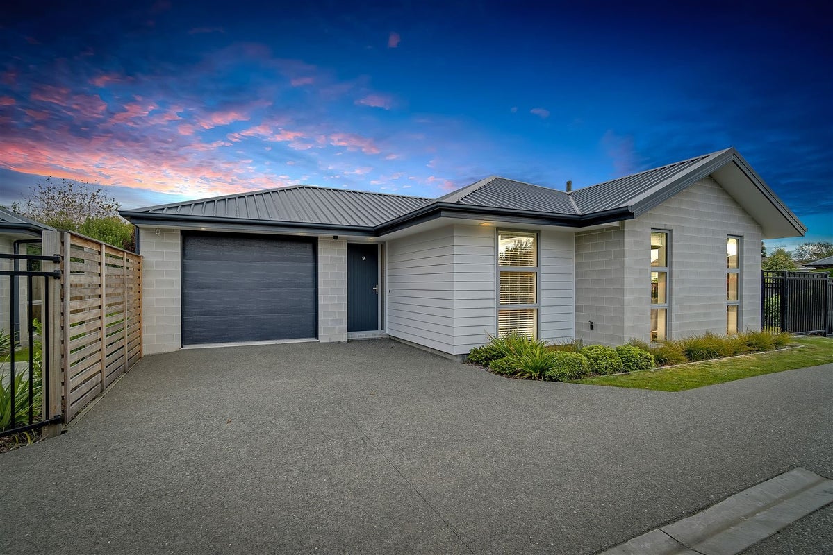 9/3 Nyoli Street, Northcote, Christchurch - Carousel 19
