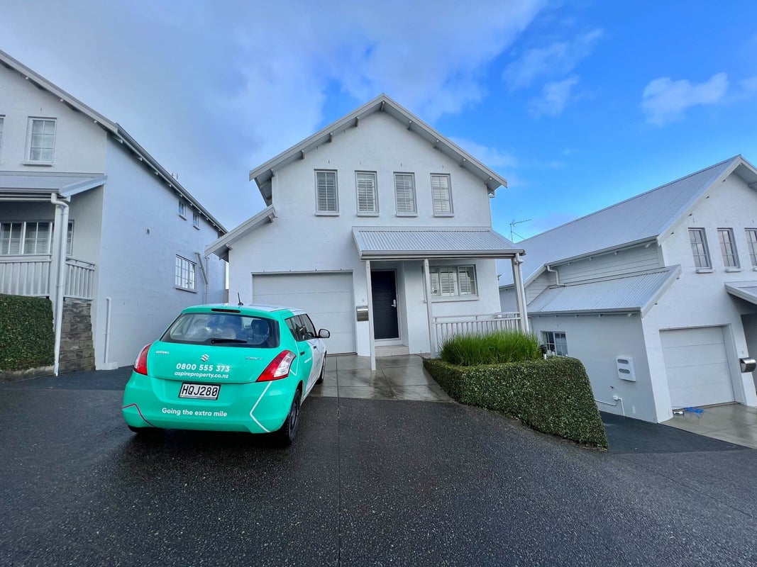 6/9 Georgia Terrace, Albany, Auckland - Carousel 1