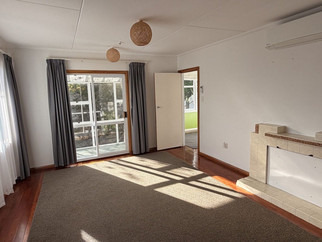 32 Aberdeen Avenue, Takaro, Palmerston North - Carousel 2