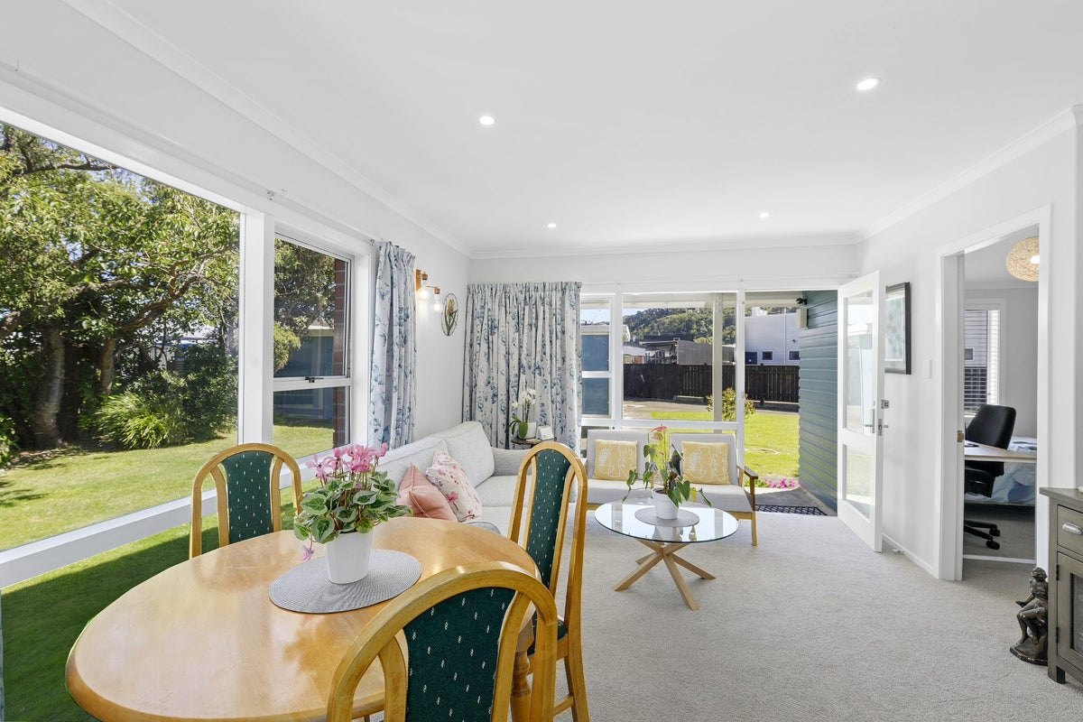 3/2 Alice ST, Alicetown, Lower Hutt - Carousel 2