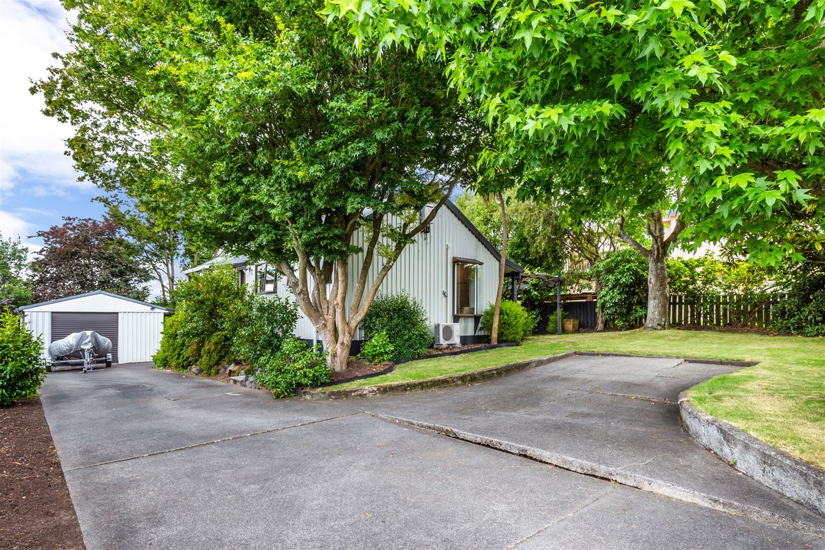 17 Holland Grove, Richmond Heights, Taupo - Carousel 2