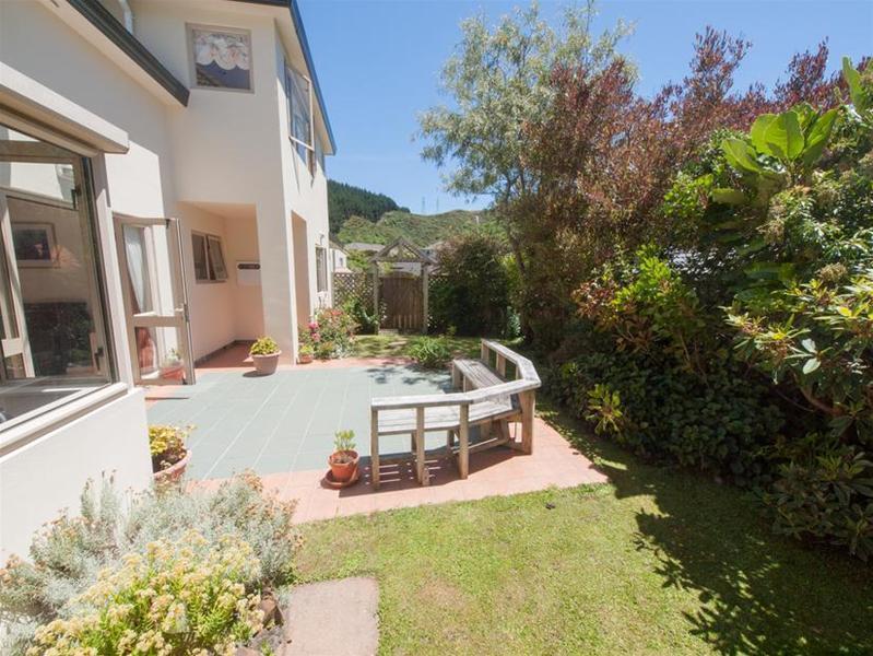 9 Myers Grove, Churton Park, Wellington - Carousel 15