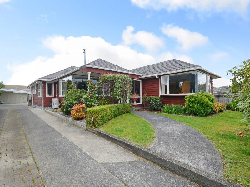 19 Robertson Street, Elderslea, Upper Hutt - Carousel 1
