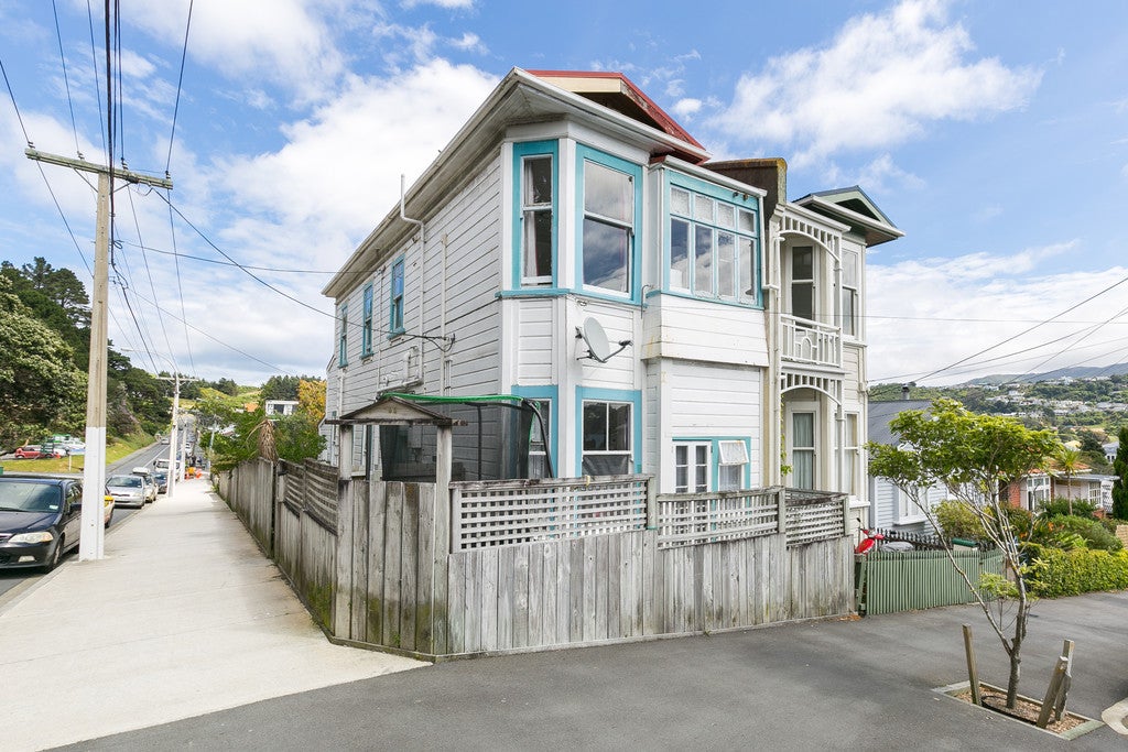 98 Russell Terrace, Berhampore, Wellington - Carousel 1