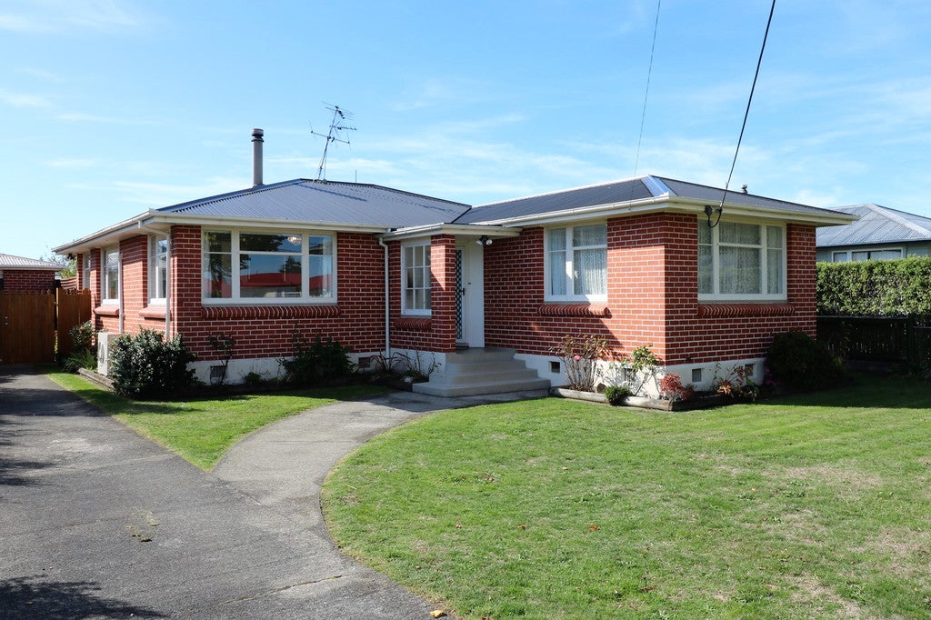18 Costley Street, Carterton - Carousel 23