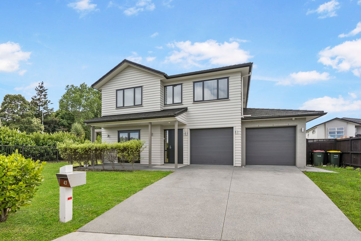 43 Andalusian Way, Karaka, Papakura - Carousel 1