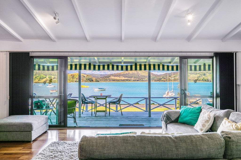 55 Natzka Road, Ostend, Waiheke Island - Carousel 1