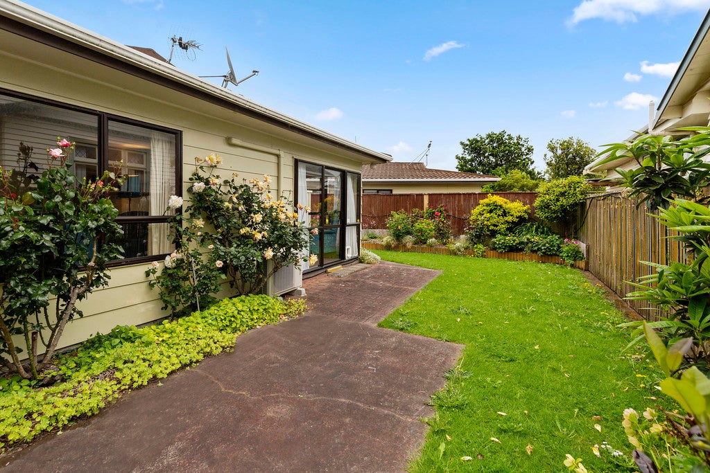 2/18 Hinemoa Street, Waiwhetu, Lower Hutt - Carousel 2