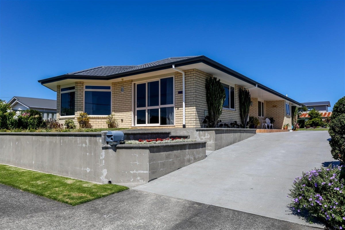 14 Belt Road, Moturoa, New Plymouth - Carousel 1
