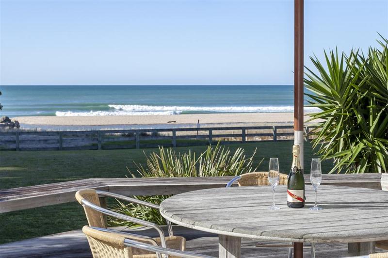 112 Bambury Place, Onemana, Whangamata - Carousel 2