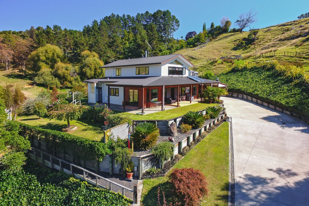 29A Florence Lane, Minden, Tauranga - Carousel 1