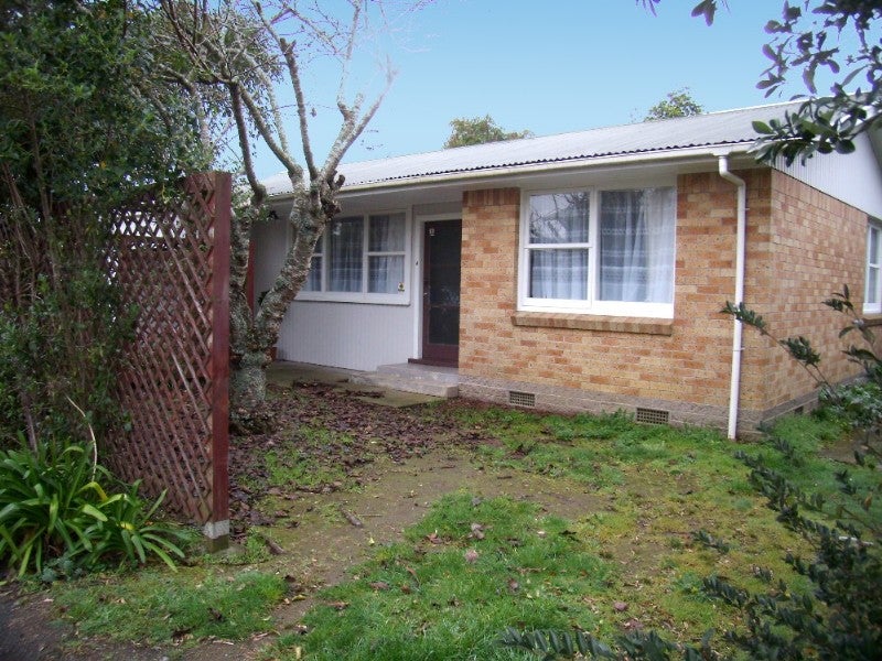 18A Kingsway Crescent, Forest Lake, Hamilton - Carousel 1