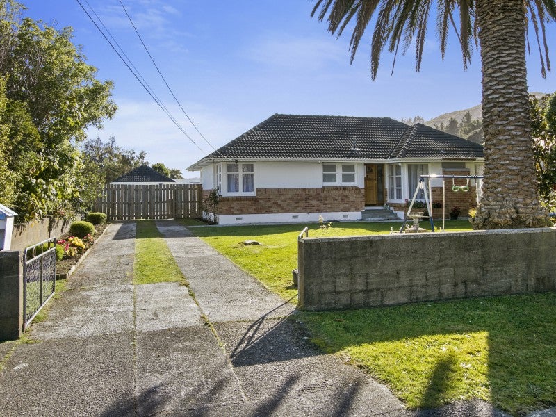 5 Bull Avenue, Wainuiomata, Lower Hutt - Carousel 1