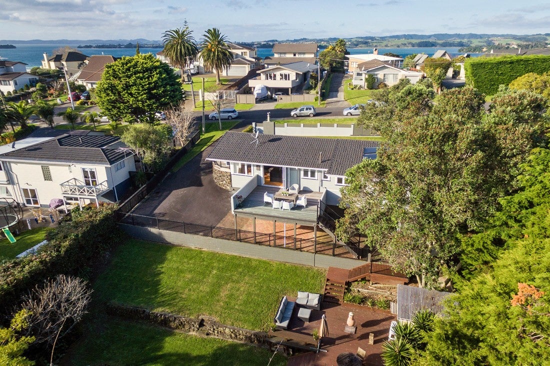 94 Pah Road, Cockle Bay, Auckland - Carousel 2