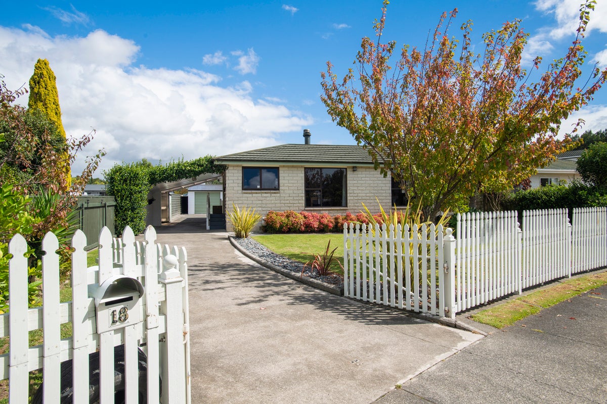 18 Elsdon Best Street, Riverdale, Gisborne - Carousel 1