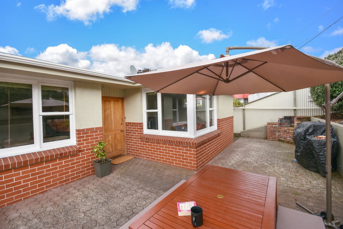 39 Waldron Crescent, Green Island, Dunedin - Carousel 1