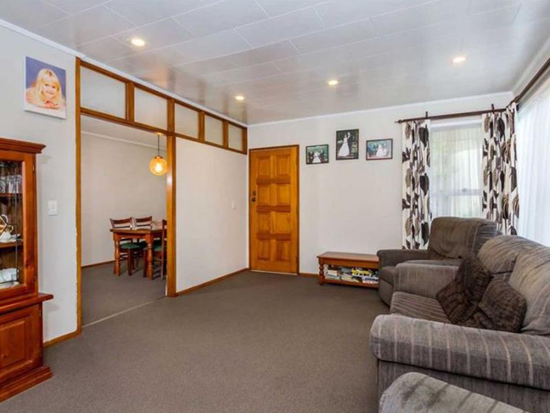 69 Captain Scott Road, Glen Eden, Auckland - Carousel 2