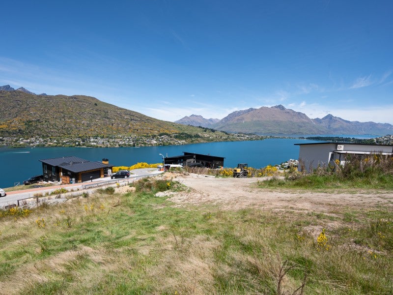 10 Florence Close, Queenstown Hill, Queenstown - Carousel 11