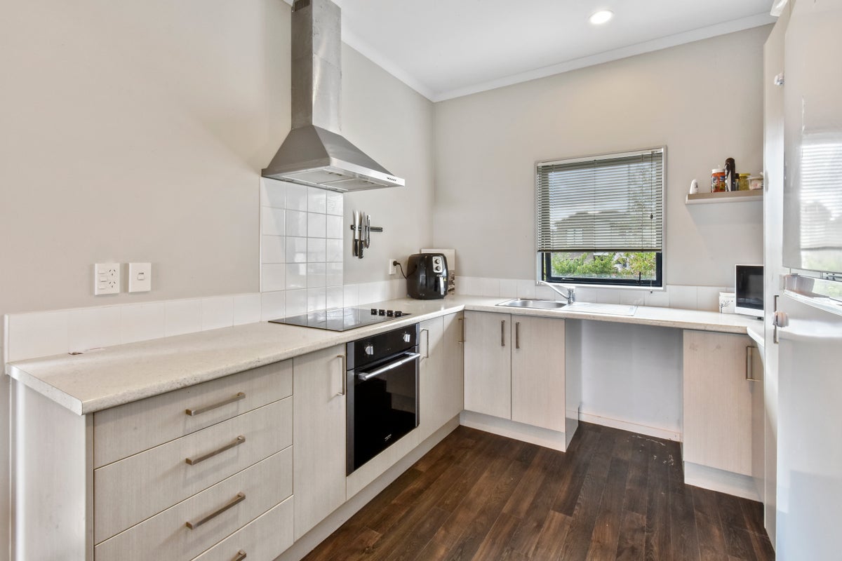 22 Kaimoana Street, Weymouth, Auckland - Carousel 2