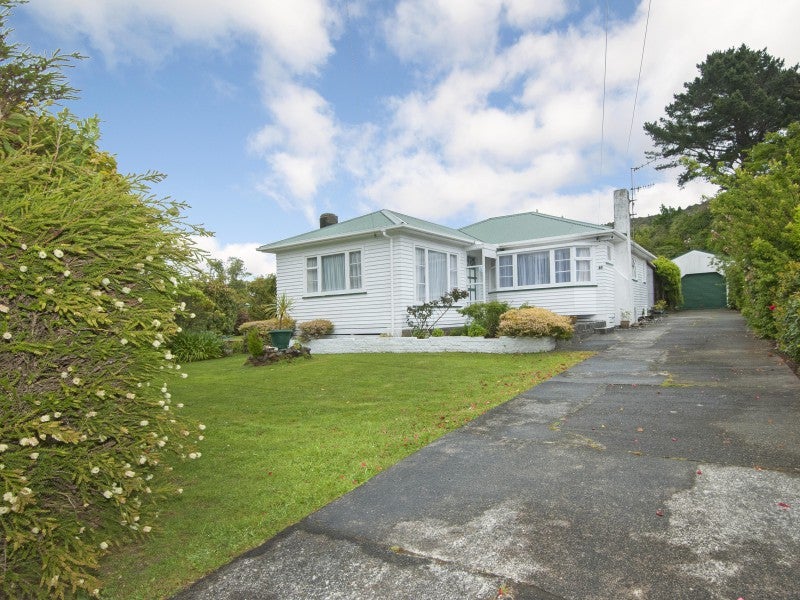 46 Bledisloe Crescent, Wainuiomata, Lower Hutt - Carousel 1