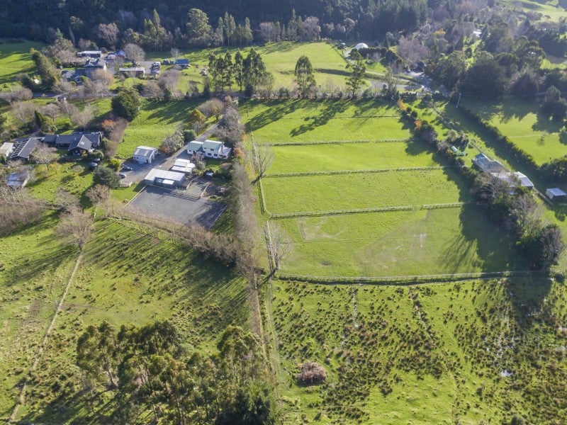 317 Whitemans Valley Road, Whitemans Valley, Upper Hutt - Carousel 2