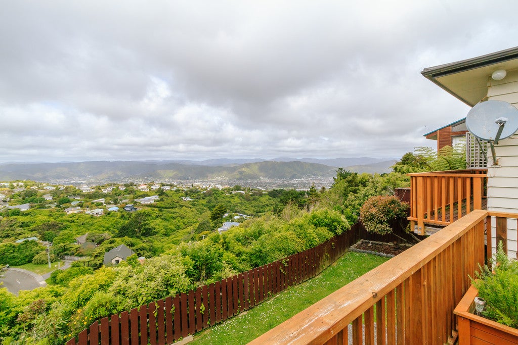 278 Dowse Drive, Maungaraki, Lower Hutt - Carousel 1