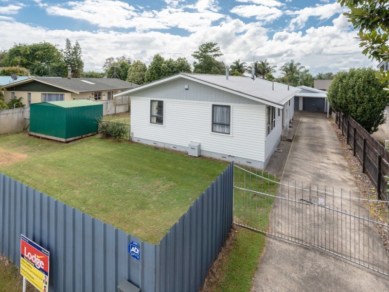 190 Totara Drive, Pukete, Hamilton - Carousel 1