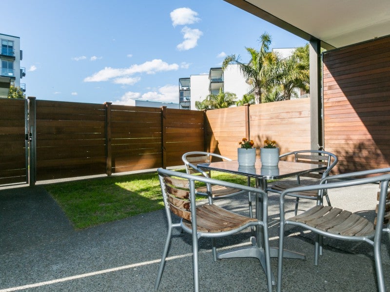 105C/14 West Quay, Ahuriri, Napier - Carousel 1