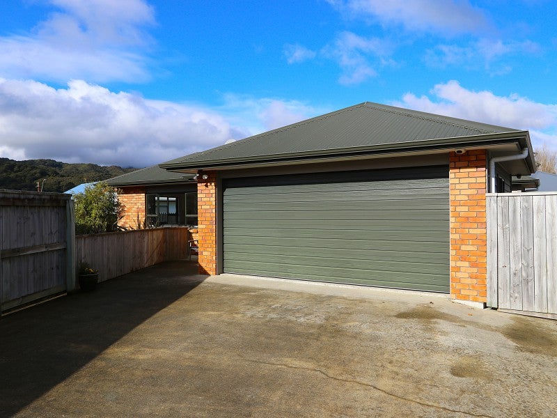 19 Woodland Grove, Wainuiomata, Lower Hutt - Carousel 20