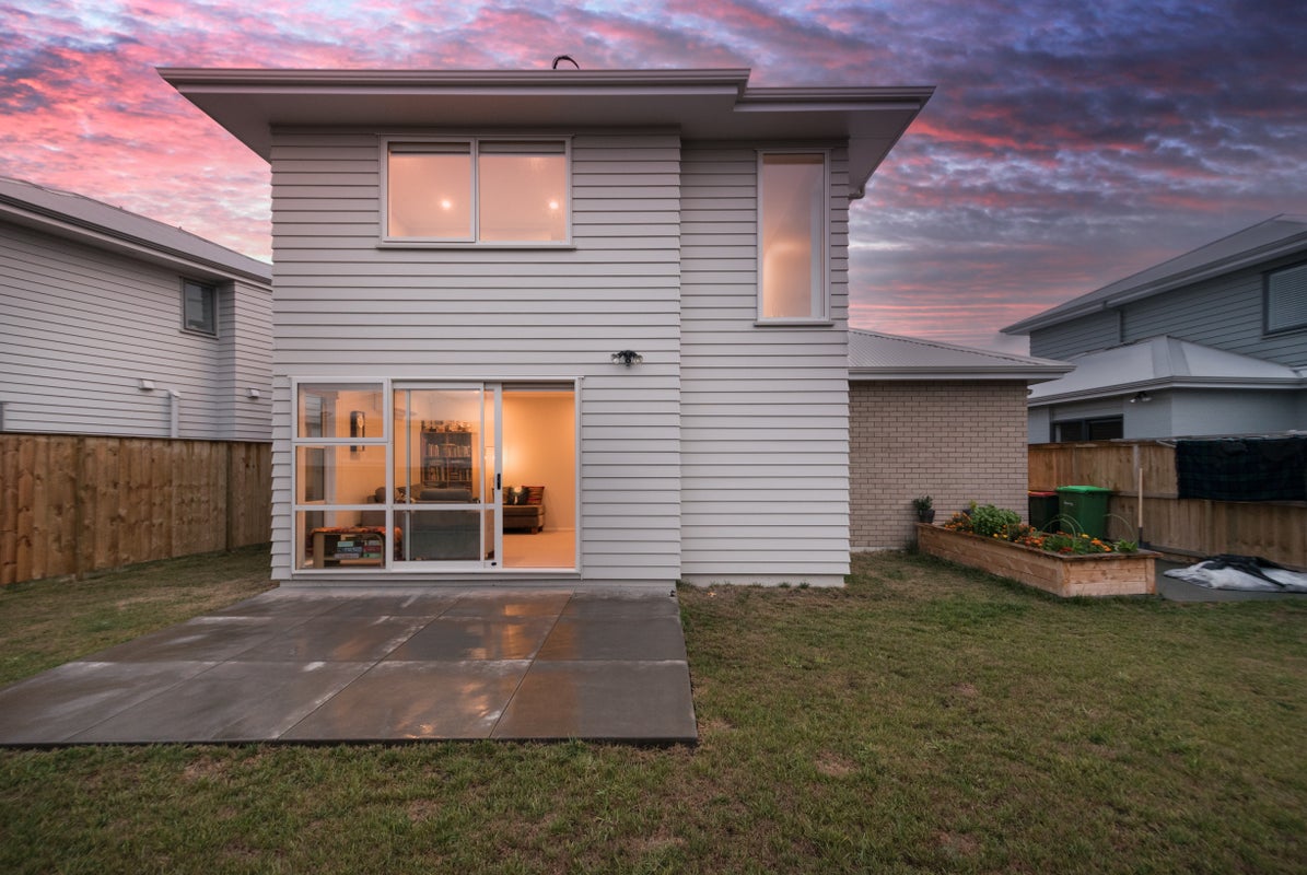 6 Vincent McGrath Crescent, Swanson, Auckland - Carousel 13