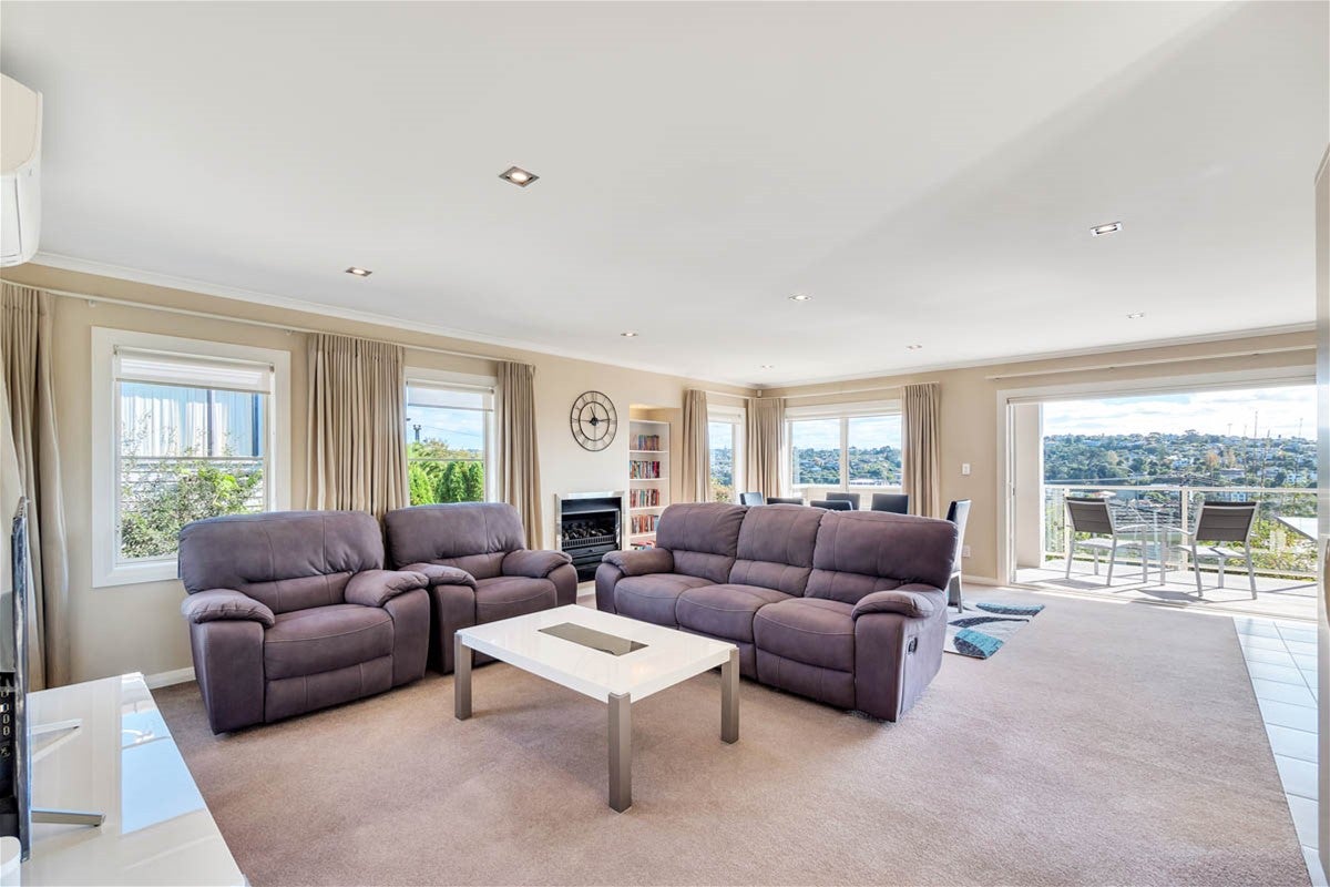 34A Browns Bay Road, Rothesay Bay, Auckland - Carousel 2