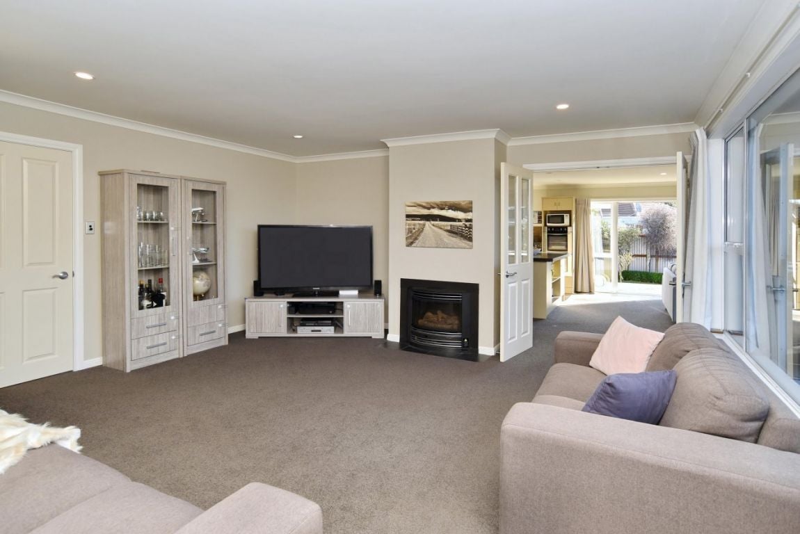 8 Sonia Place, Casebrook, Christchurch - Carousel 2
