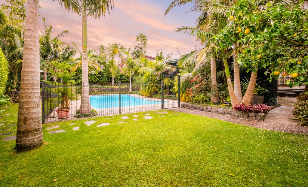 2/45 TAUNTON Terrace, Blockhouse Bay, Auckland - Carousel 26