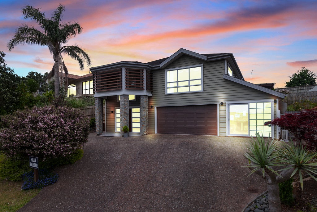 4 Graham Collins Drive, Windsor Park, Auckland - Carousel 1