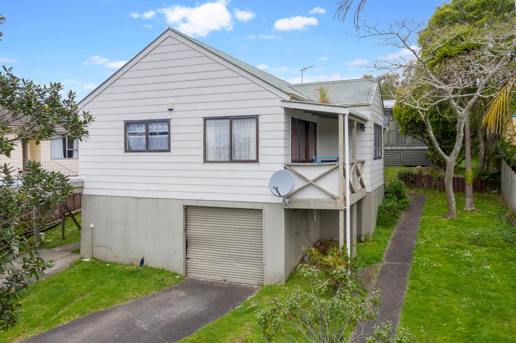 12 Virgo Place, Glen Eden, Auckland - Carousel 2