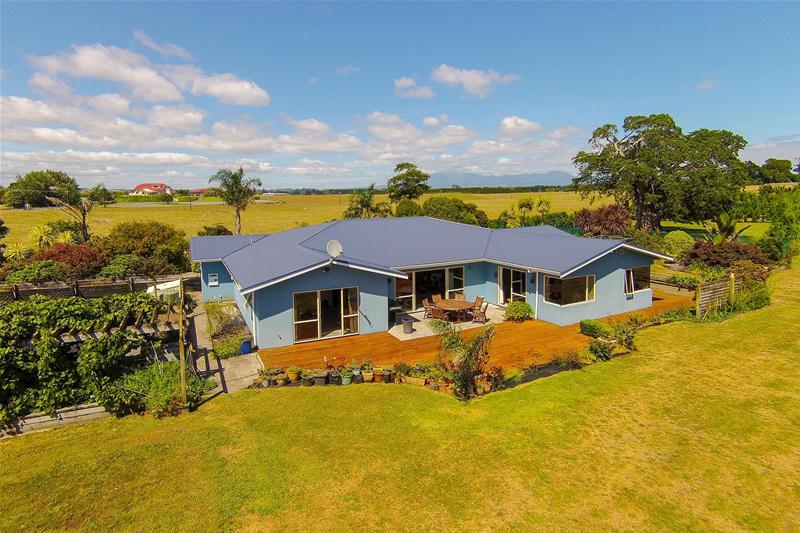 14 Mountain Road, Sentry Hill, New Plymouth - Carousel 2