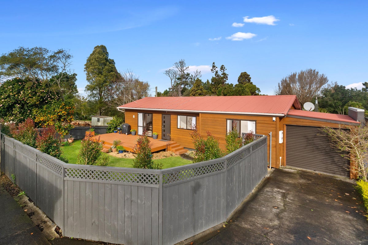 1/29 Tirimoana Road, Te Atatu South, Auckland - Carousel 1
